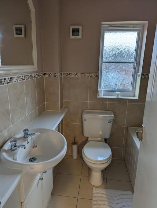 3 Bedroom Detached By The Sea Prestatyn Exteriör bild